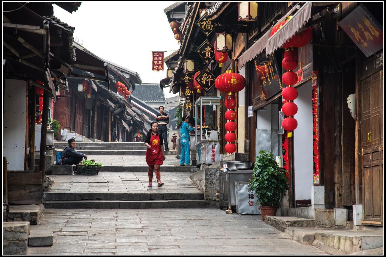 人们常会问，如果老婆跟妈掉下水老公会救谁？我一点都不好奇，我想问的是，老公跟爸掉下水，老婆会选谁呢游戏画面
