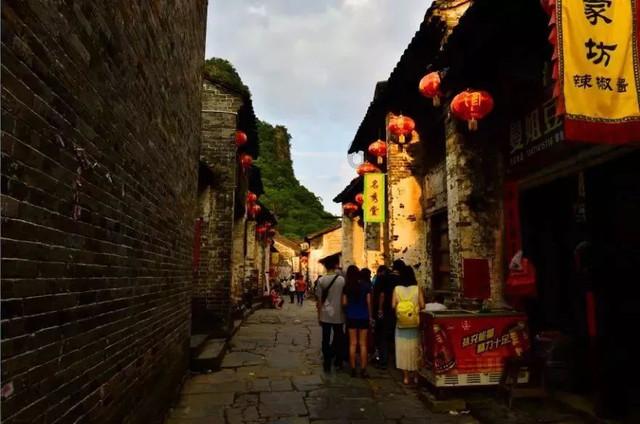 王祥喜紧急赴云南镇雄县山体滑坡现场指导救援处置 应急管理部启动地质灾害三级应急响应